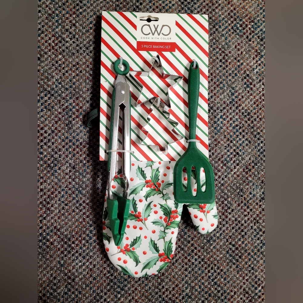 Holiday Baking Set with Green Utensils - NWT - Christmas